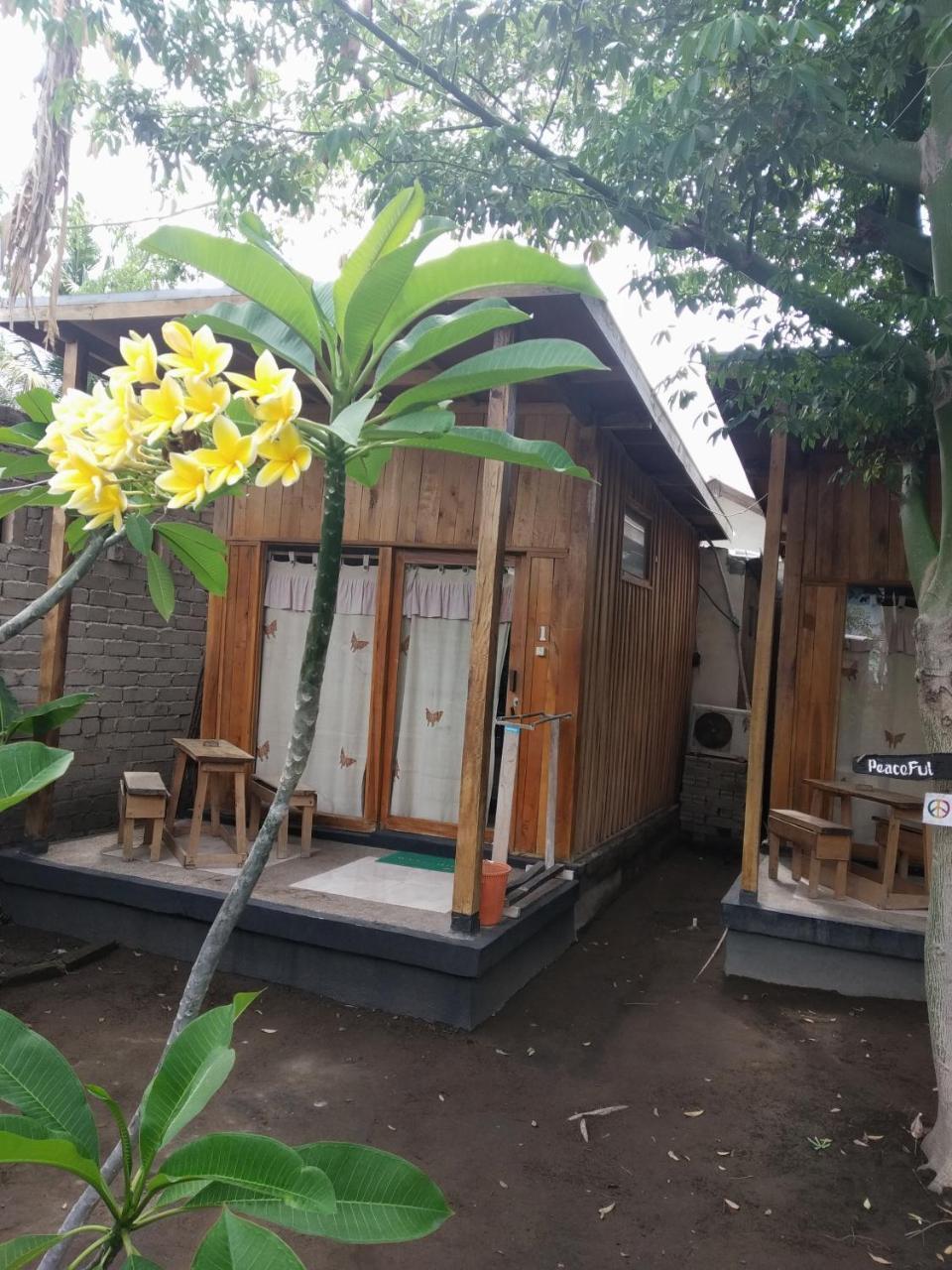 Beach Box Bungalow Гили Траванган Экстерьер фото
