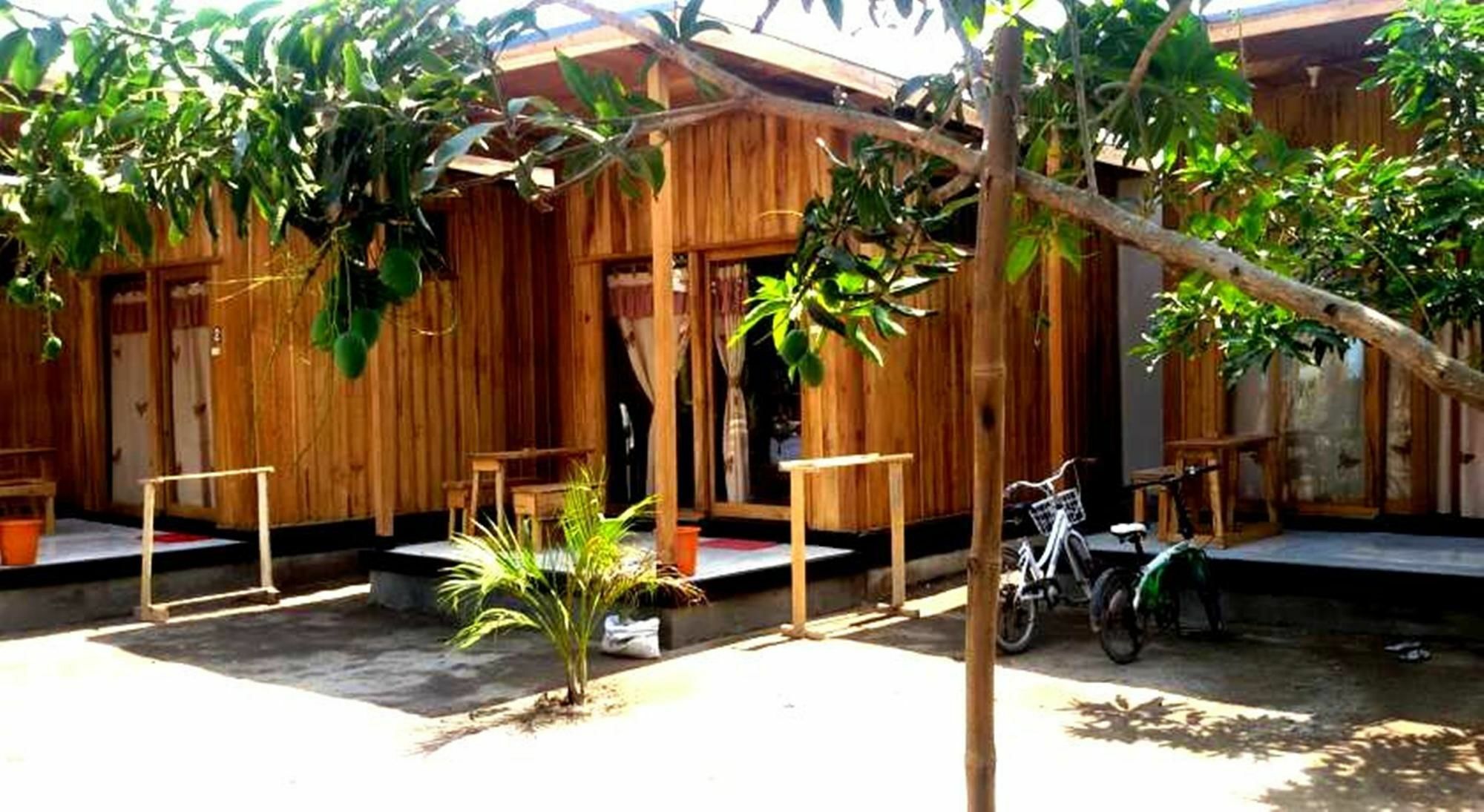 Beach Box Bungalow Гили Траванган Экстерьер фото